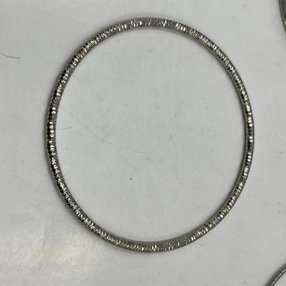 Vintage Stackable Silver-Tone Bangle Bracelets Set 4 Textured Dotted Glimmer - Picture 3 of 9